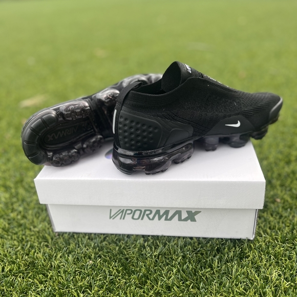Nike Air Vapormax black Laceless Sneakers - Picture 12 of 16